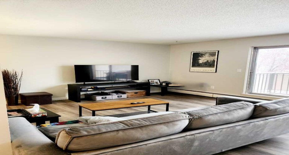4811 55 Street, Red Deer, Alberta T4N 2J2, 2 Bedrooms Bedrooms, ,1 BathroomBathrooms,Residential,For Sale,55,A2284767