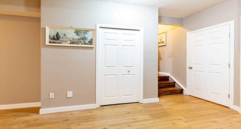 1421 40 Street, Calgary, Alberta T3C 1W8, 4 Bedrooms Bedrooms, ,4 BathroomsBathrooms,Residential,For Sale,40,A2282999