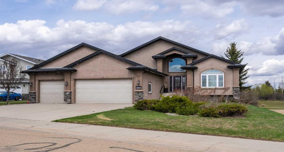 3804 69A Street Close, Camrose, Alberta T4V 5A8, 5 Bedrooms Bedrooms, ,3 BathroomsBathrooms,Residential,For Sale,69A,A2284808