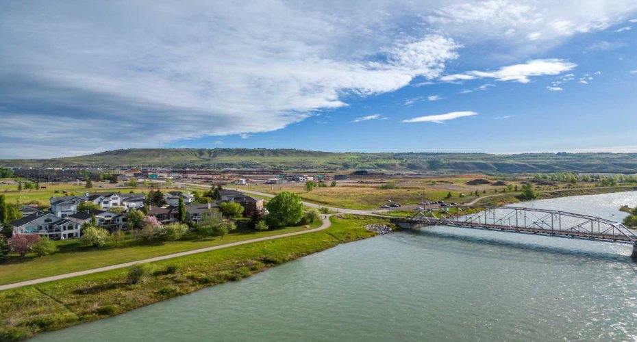 525 River Heights Drive, Cochrane, Alberta T4C 3E4, 3 Bedrooms Bedrooms, ,3 BathroomsBathrooms,Residential,For Sale,River Heights,A2282375