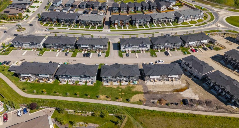 525 River Heights Drive, Cochrane, Alberta T4C 3E4, 3 Bedrooms Bedrooms, ,3 BathroomsBathrooms,Residential,For Sale,River Heights,A2282375