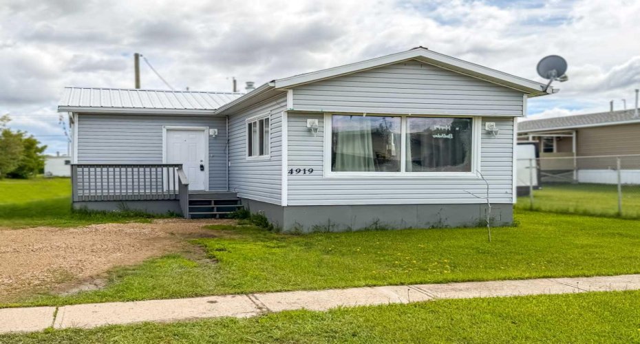 4919 1 Street, Donnelly, Alberta T0H 1G0, 3 Bedrooms Bedrooms, ,1 BathroomBathrooms,Residential,For Sale,1,A2273651