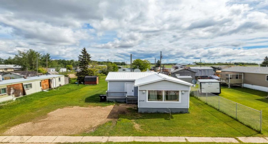 4919 1 Street, Donnelly, Alberta T0H 1G0, 3 Bedrooms Bedrooms, ,1 BathroomBathrooms,Residential,For Sale,1,A2273651