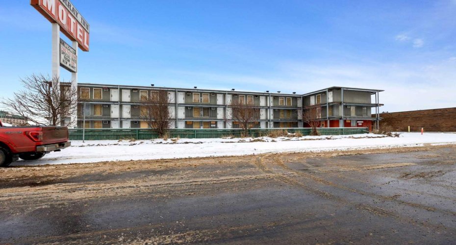 9906 Saunderson Avenue, Fort McMurray, Alberta T9H 1R9, ,Commercial,For Sale,Saunderson,A2274315