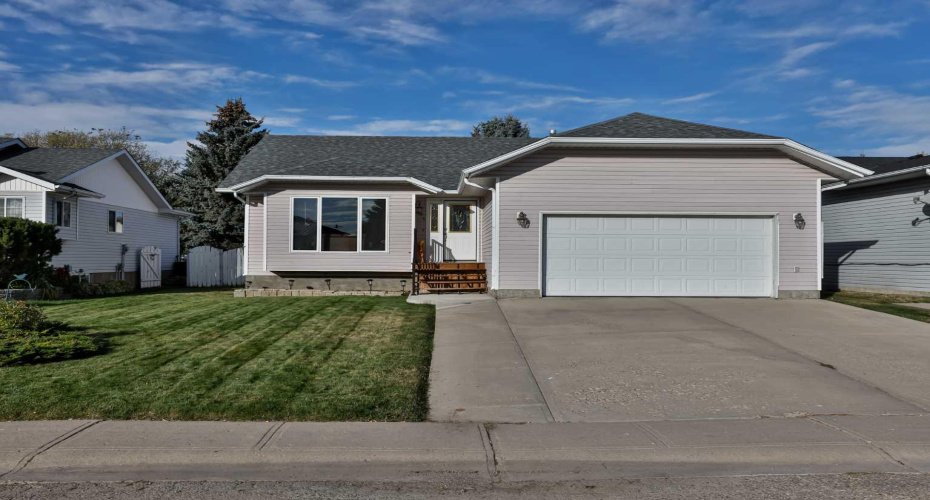 105 Aspen Way, Vulcan, Alberta T0L 2B0, 5 Bedrooms Bedrooms, ,3 BathroomsBathrooms,Residential,For Sale,Aspen,A2279104