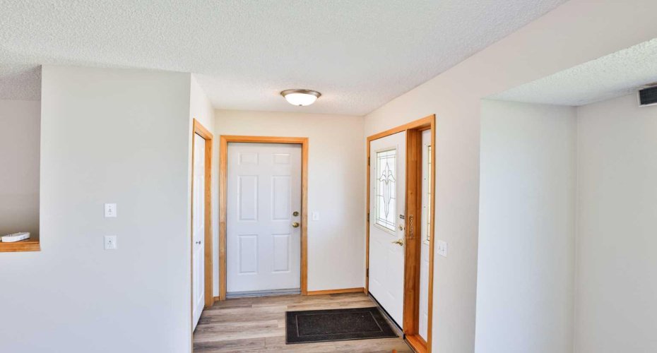 105 Aspen Way, Vulcan, Alberta T0L 2B0, 5 Bedrooms Bedrooms, ,3 BathroomsBathrooms,Residential,For Sale,Aspen,A2279104