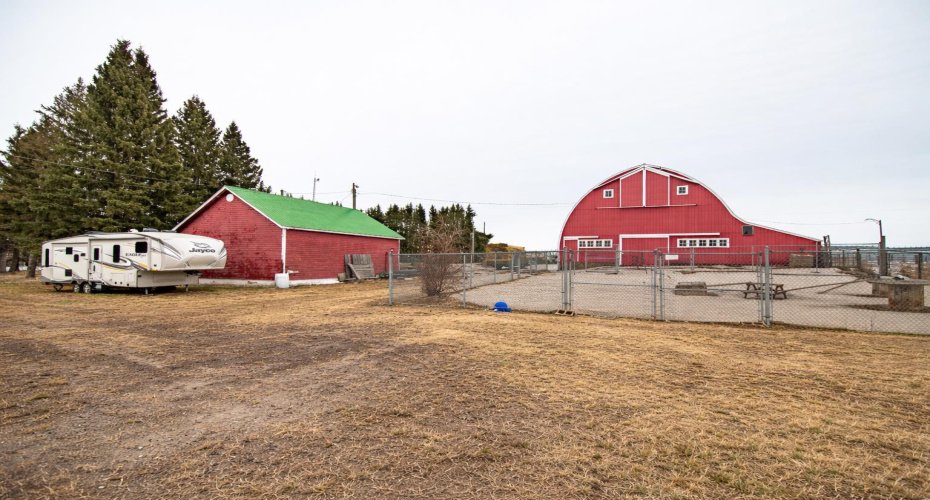 274052 Township Road 424, Rural Ponoka County, Alberta T4J 1V9, 5 Bedrooms Bedrooms, ,3 BathroomsBathrooms,Residential,For Sale,Township Road 424,A2283047