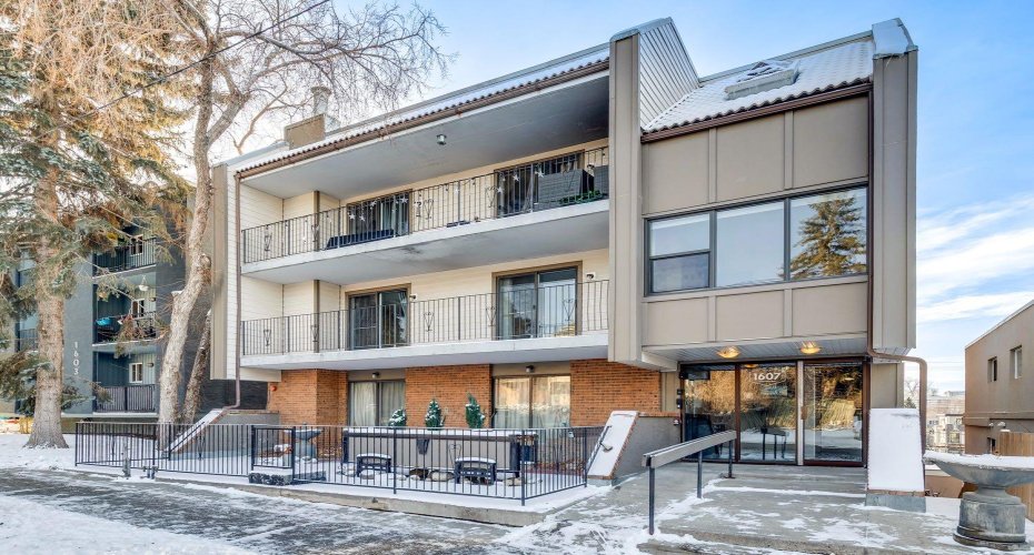 1607 26 Avenue, Calgary, Alberta T2T 1C7, 3 Bedrooms Bedrooms, ,1 BathroomBathrooms,Residential,For Sale,26,A2283295