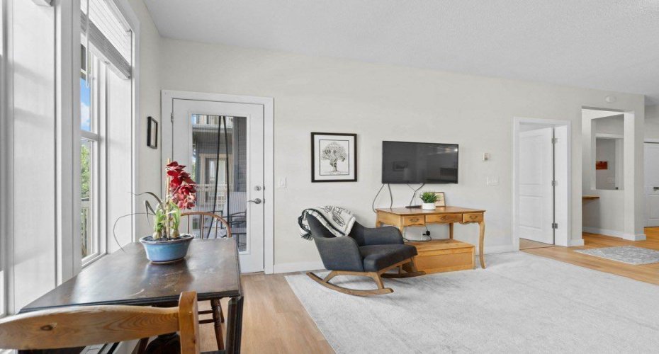 201 Sunset Drive, Cochrane, Alberta T4C0H5, 1 Bedroom Bedrooms, ,1 BathroomBathrooms,Residential,For Sale,Sunset,A2284722