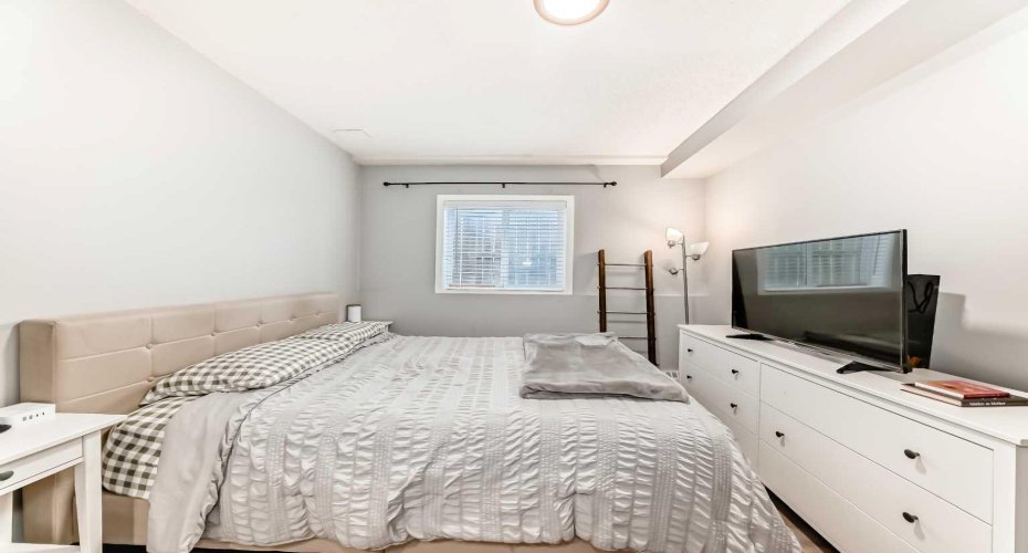 2508 17 Street, Calgary, Alberta T2T 4M8, 2 Bedrooms Bedrooms, ,1 BathroomBathrooms,Residential,For Sale,17,A2284727