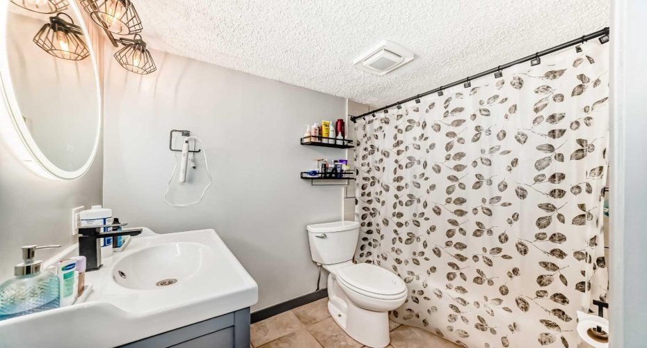 2508 17 Street, Calgary, Alberta T2T 4M8, 2 Bedrooms Bedrooms, ,1 BathroomBathrooms,Residential,For Sale,17,A2284727