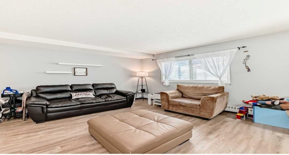 2508 17 Street, Calgary, Alberta T2T 4M8, 2 Bedrooms Bedrooms, ,1 BathroomBathrooms,Residential,For Sale,17,A2284727