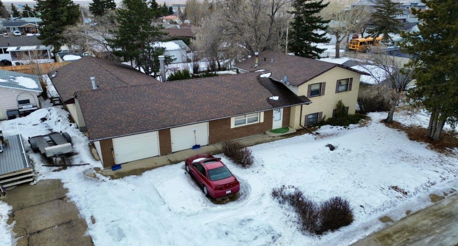 607 7 Avenue, Hanna, Alberta T0J 1P0, 4 Bedrooms Bedrooms, ,2 BathroomsBathrooms,Residential,For Sale,7,A2284873