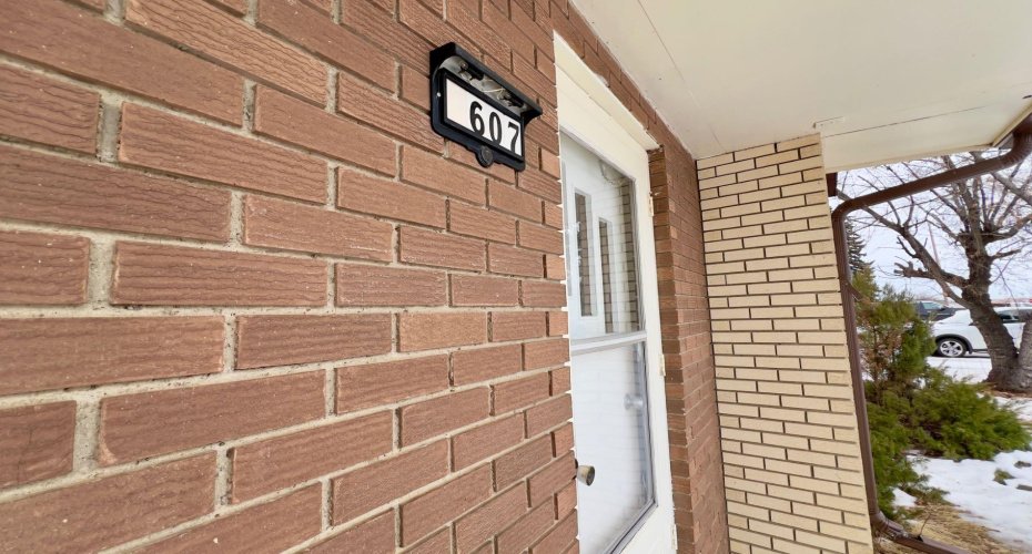 607 7 Avenue, Hanna, Alberta T0J 1P0, 4 Bedrooms Bedrooms, ,2 BathroomsBathrooms,Residential,For Sale,7,A2284873