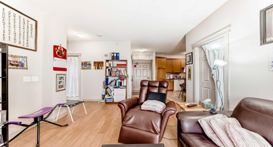 1507 Centre A Street, Calgary, Alberta T3K 2Z8, 2 Bedrooms Bedrooms, ,2 BathroomsBathrooms,Residential,For Sale,Centre A,A2284903