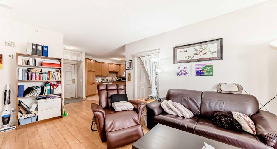 1507 Centre A Street, Calgary, Alberta T3K 2Z8, 2 Bedrooms Bedrooms, ,2 BathroomsBathrooms,Residential,For Sale,Centre A,A2284903