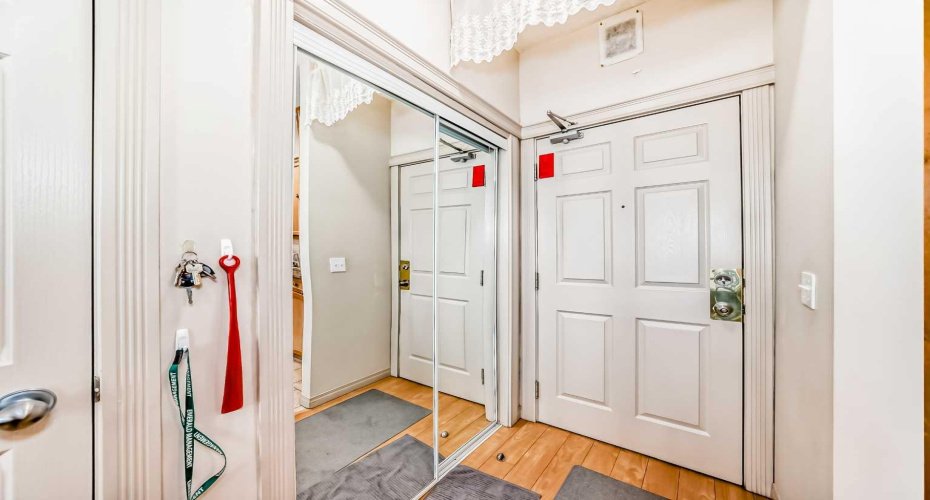 1507 Centre A Street, Calgary, Alberta T3K 2Z8, 2 Bedrooms Bedrooms, ,2 BathroomsBathrooms,Residential,For Sale,Centre A,A2284903