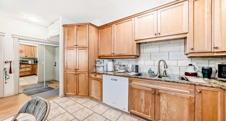 1507 Centre A Street, Calgary, Alberta T3K 2Z8, 2 Bedrooms Bedrooms, ,2 BathroomsBathrooms,Residential,For Sale,Centre A,A2284903