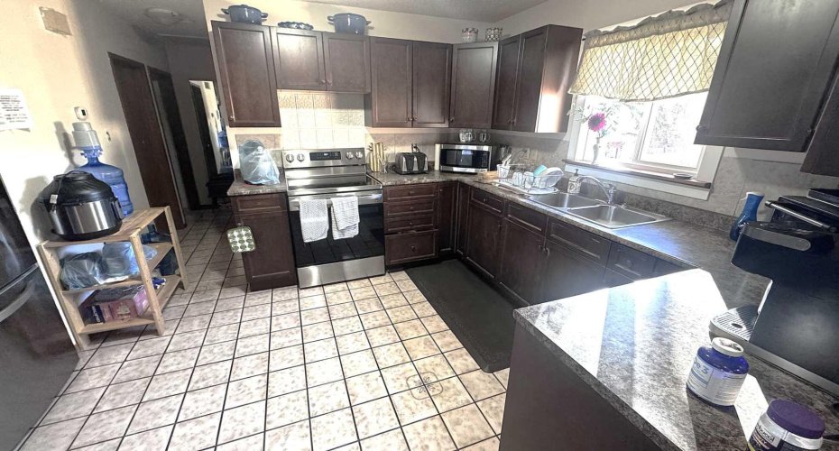 6503 33 Avenue, Calgary, Alberta T3B 1K9, 1 Bedroom Bedrooms, ,1 BathroomBathrooms,Residential,For Sale,33,A2284959