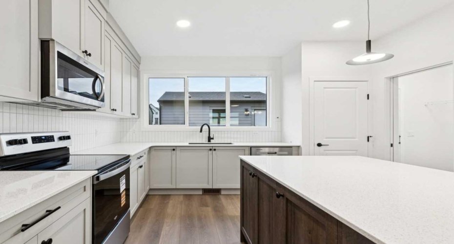 28 Bluerock Terrace, Calgary, Alberta T2Y0V8, 3 Bedrooms Bedrooms, ,3 BathroomsBathrooms,Residential,For Sale,Bluerock,A2284993