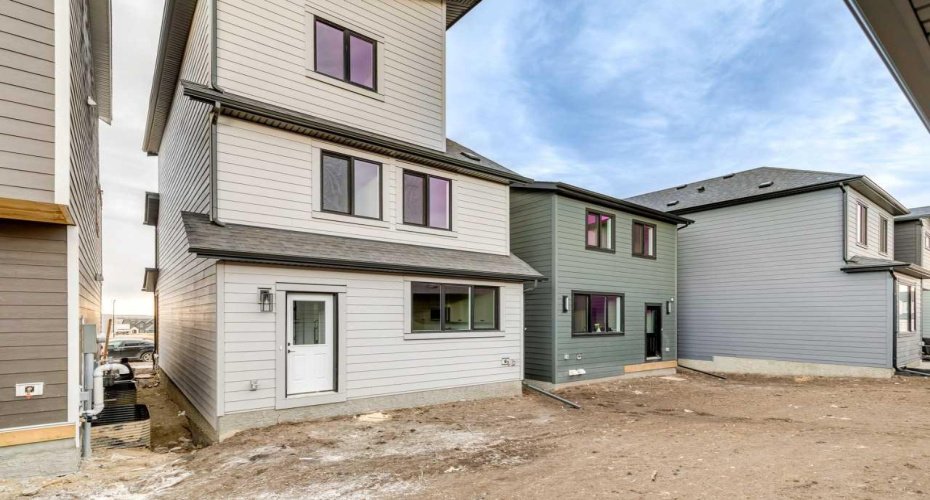 28 Bluerock Terrace, Calgary, Alberta T2Y0V8, 3 Bedrooms Bedrooms, ,3 BathroomsBathrooms,Residential,For Sale,Bluerock,A2284993