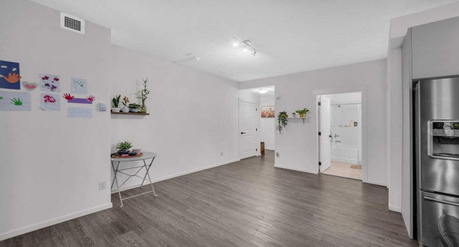 151 Legacy Main Street, Calgary, Alberta T2X 5C7, 2 Bedrooms Bedrooms, ,2 BathroomsBathrooms,Residential,For Sale,Legacy Main,A2273523