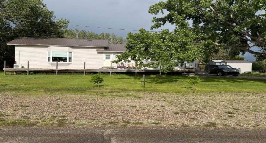 421 Retzke Street, Enchant, Alberta T0K 0V0, 5 Bedrooms Bedrooms, ,3 BathroomsBathrooms,Residential,For Sale,Retzke,A2285117