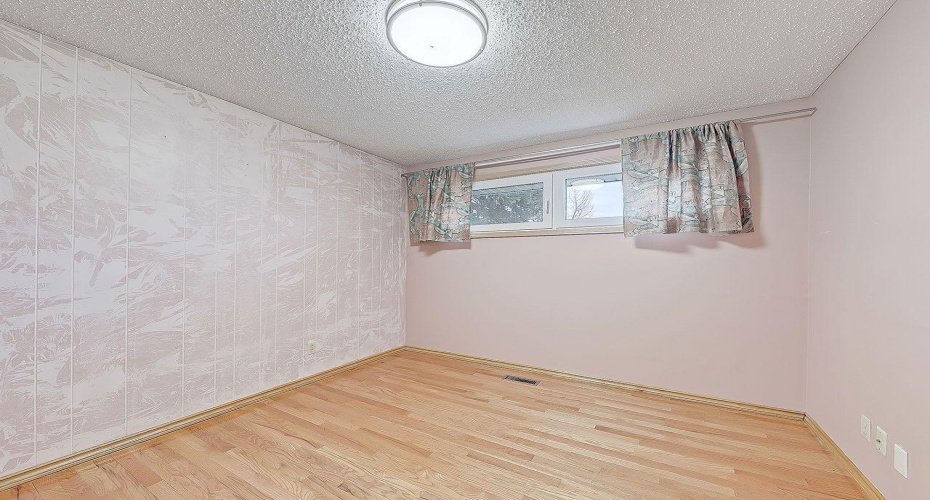 44 Granlea Place, Calgary, Alberta T3E4K2, 5 Bedrooms Bedrooms, ,3 BathroomsBathrooms,Residential,For Sale,Granlea,A2285137