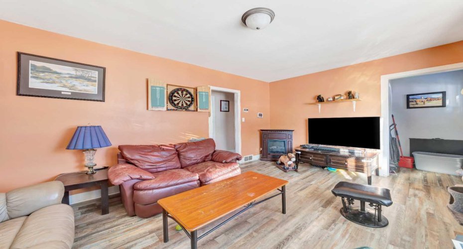 202 1 Street, Lashburn, Saskatchewan S0M 1H0, 2 Bedrooms Bedrooms, ,1 BathroomBathrooms,Residential,For Sale,1,A2285303