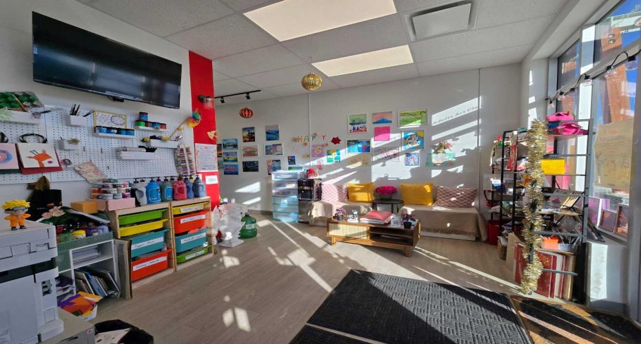 2 Royal Vista Link, Calgary, Alberta T3R 1T9, ,Commercial,For Lease,Royal Vista,A2285326