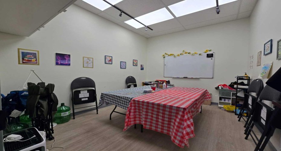 2 Royal Vista Link, Calgary, Alberta T3R 1T9, ,Commercial,For Lease,Royal Vista,A2285326