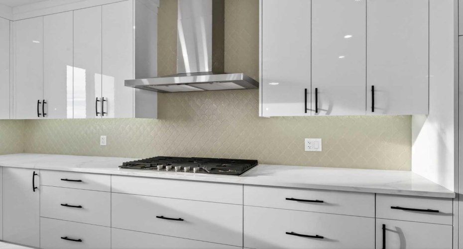 98 Waterford Crescent, Chestermere, Alberta T1X 3A2, 5 Bedrooms Bedrooms, ,5 BathroomsBathrooms,Residential,For Sale,Waterford,A2285472