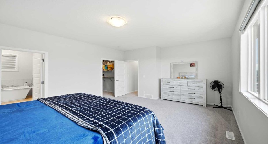 717 Windrow Manor, Airdrie, Alberta T4B 5H6, 4 Bedrooms Bedrooms, ,4 BathroomsBathrooms,Residential,For Sale,Windrow,A2284526 717 Windrow Manor, Airdrie, Alberta T4B 5H6, 4 Bedrooms Bedrooms, ,4 BathroomsBathrooms,Residential,For Sale,Windrow,A2284526