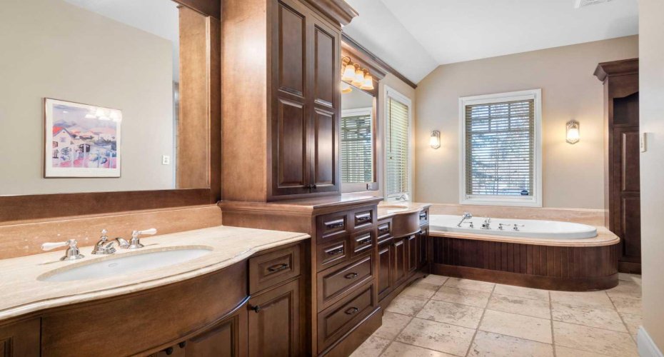 2905 Carleton Street, Calgary, Alberta T2T 3L1, 6 Bedroom Bedrooms, 0 ,7 BathroomBathrooms,Residential,For Sale,Carleton,0,A2285018