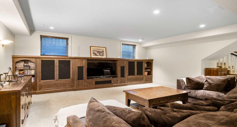 2905 Carleton Street, Calgary, Alberta T2T 3L1, 6 Bedroom Bedrooms, 0 ,7 BathroomBathrooms,Residential,For Sale,Carleton,0,A2285018