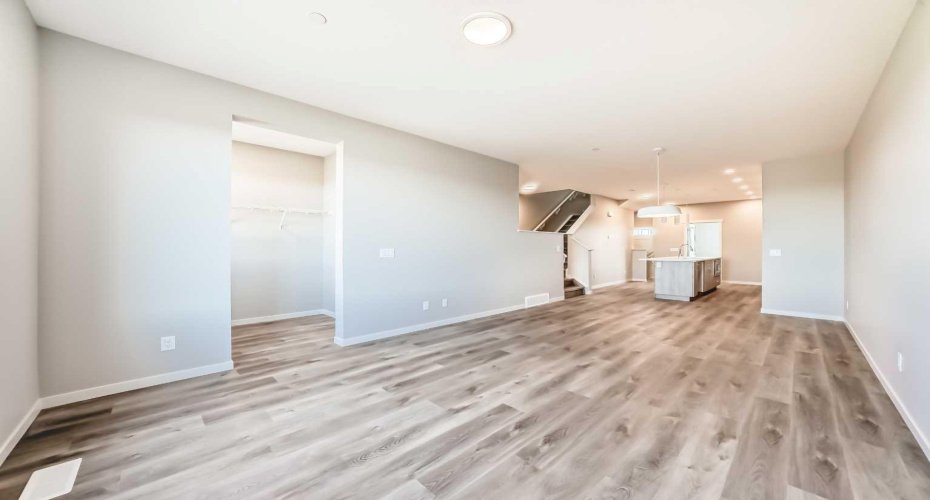 17 Hotchkiss Road, Calgary, Alberta T3S 0T8, 3 Bedrooms Bedrooms, ,3 BathroomsBathrooms,Residential,For Sale,Hotchkiss,A2285060