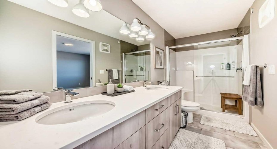 17 Hotchkiss Road, Calgary, Alberta T3S 0T8, 3 Bedrooms Bedrooms, ,3 BathroomsBathrooms,Residential,For Sale,Hotchkiss,A2285060