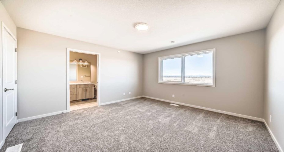 17 Hotchkiss Road, Calgary, Alberta T3S 0T8, 3 Bedrooms Bedrooms, ,3 BathroomsBathrooms,Residential,For Sale,Hotchkiss,A2285060