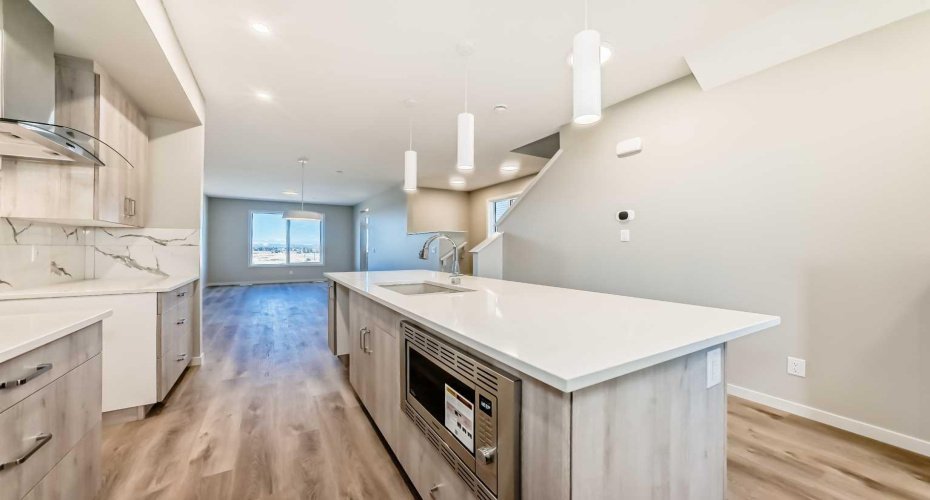 17 Hotchkiss Road, Calgary, Alberta T3S 0T8, 3 Bedrooms Bedrooms, ,3 BathroomsBathrooms,Residential,For Sale,Hotchkiss,A2285060