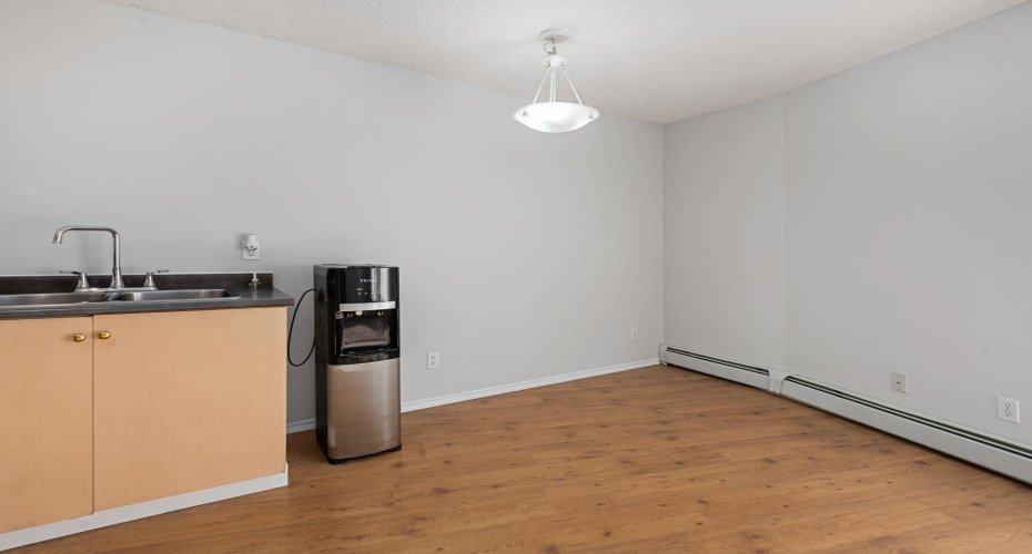 1620 70 Street, Calgary, Alberta T2A 7Z2, 1 Bedroom Bedrooms, ,1 BathroomBathrooms,Residential,For Sale,70,A2285231