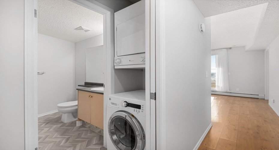 1620 70 Street, Calgary, Alberta T2A 7Z2, 1 Bedroom Bedrooms, ,1 BathroomBathrooms,Residential,For Sale,70,A2285231