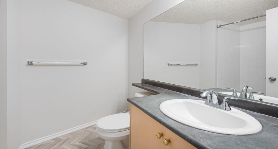 1620 70 Street, Calgary, Alberta T2A 7Z2, 1 Bedroom Bedrooms, ,1 BathroomBathrooms,Residential,For Sale,70,A2285231