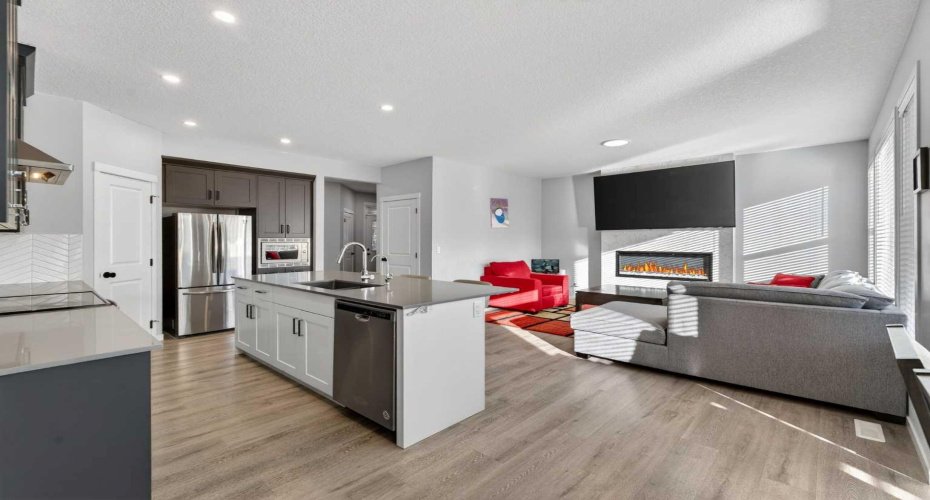 78 Corner Meadows Row, Calgary, Alberta T3N 1X9, 3 Bedrooms Bedrooms, ,3 BathroomsBathrooms,Residential,For Sale,Corner Meadows,A2285257