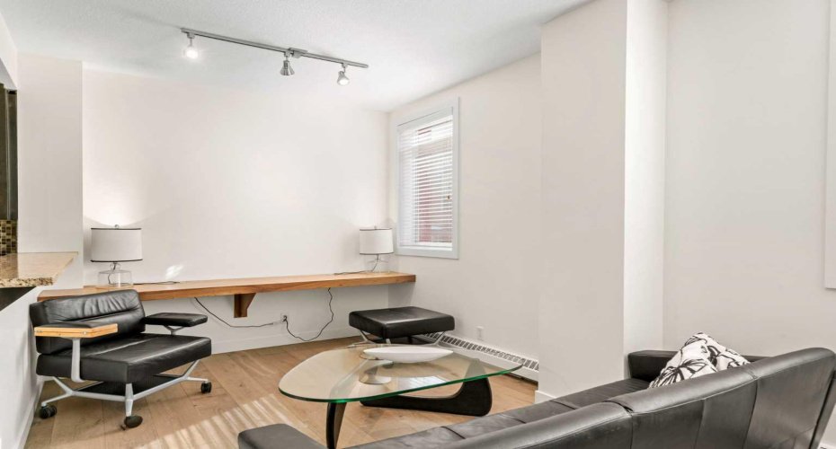 333 22 Avenue, Calgary, Alberta T2S 0H3, 1 Bedroom Bedrooms, ,1 BathroomBathrooms,Residential,For Sale,22,A2285295