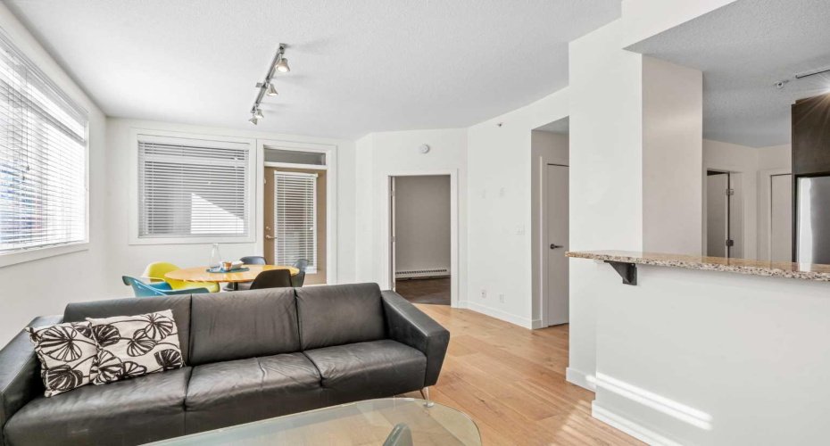 333 22 Avenue, Calgary, Alberta T2S 0H3, 1 Bedroom Bedrooms, ,1 BathroomBathrooms,Residential,For Sale,22,A2285295