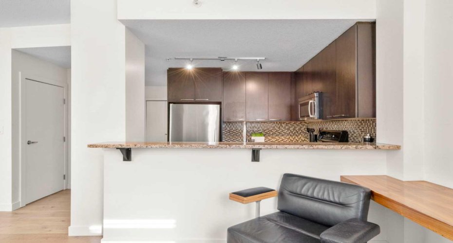 333 22 Avenue, Calgary, Alberta T2S 0H3, 1 Bedroom Bedrooms, ,1 BathroomBathrooms,Residential,For Sale,22,A2285295