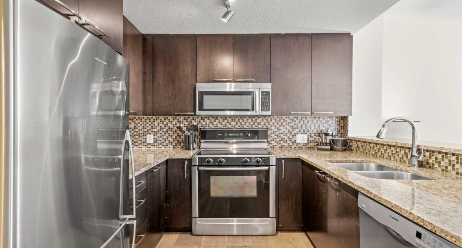 333 22 Avenue, Calgary, Alberta T2S 0H3, 1 Bedroom Bedrooms, ,1 BathroomBathrooms,Residential,For Sale,22,A2285295