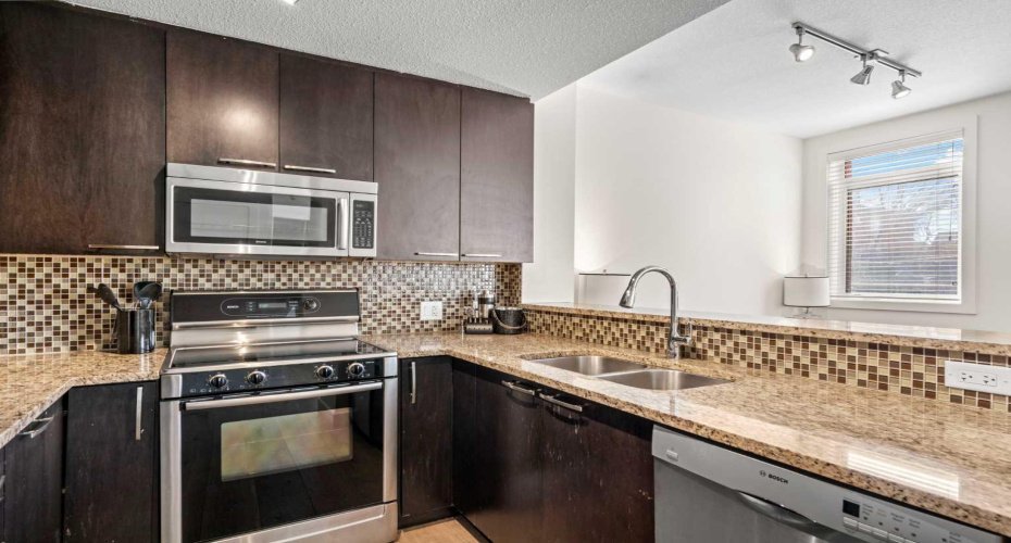 333 22 Avenue, Calgary, Alberta T2S 0H3, 1 Bedroom Bedrooms, ,1 BathroomBathrooms,Residential,For Sale,22,A2285295