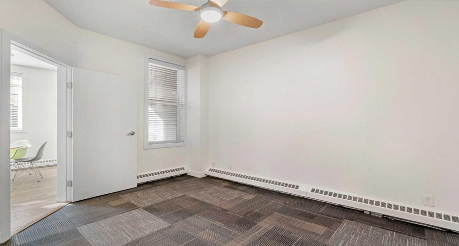 333 22 Avenue, Calgary, Alberta T2S 0H3, 1 Bedroom Bedrooms, ,1 BathroomBathrooms,Residential,For Sale,22,A2285295