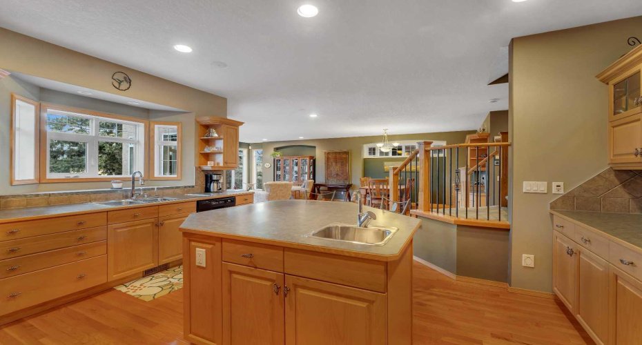 15 Rosery Drive, Calgary, Alberta T2K 1L4, 4 Bedrooms Bedrooms, ,5 BathroomsBathrooms,Residential,For Sale,Rosery,A2285305